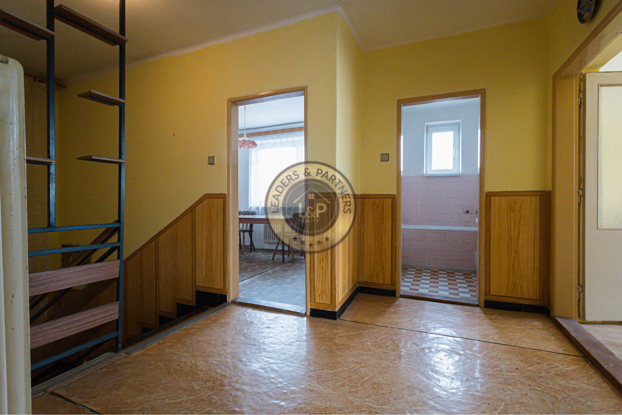 5 izbový, dvojpodlažný RD-VALALIKY, pozemok 550m2 - 16