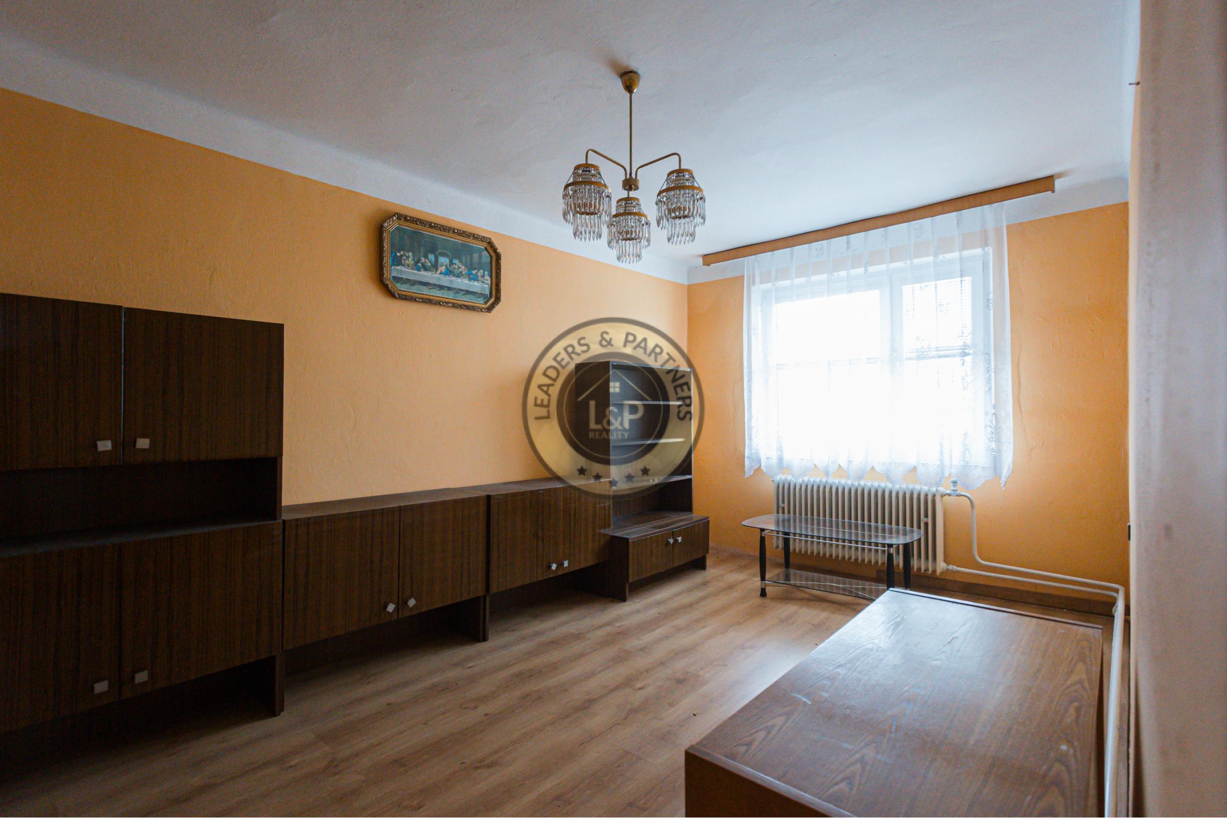 5 izbový, dvojpodlažný RD-VALALIKY, pozemok 550m2 - 8