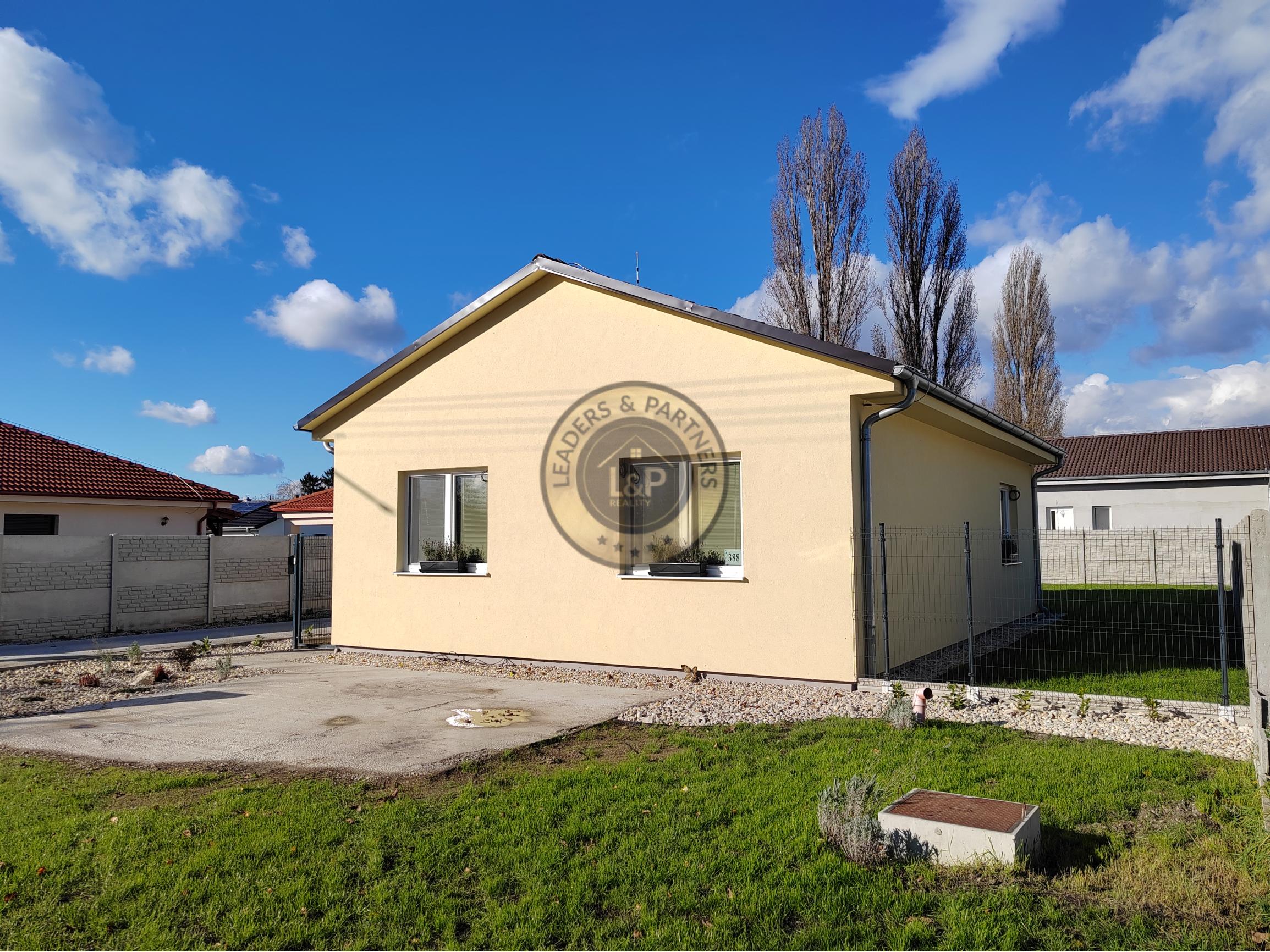 Pekný 4 izbový rodinný dom so záhradou na prenájom - Blahová - 15