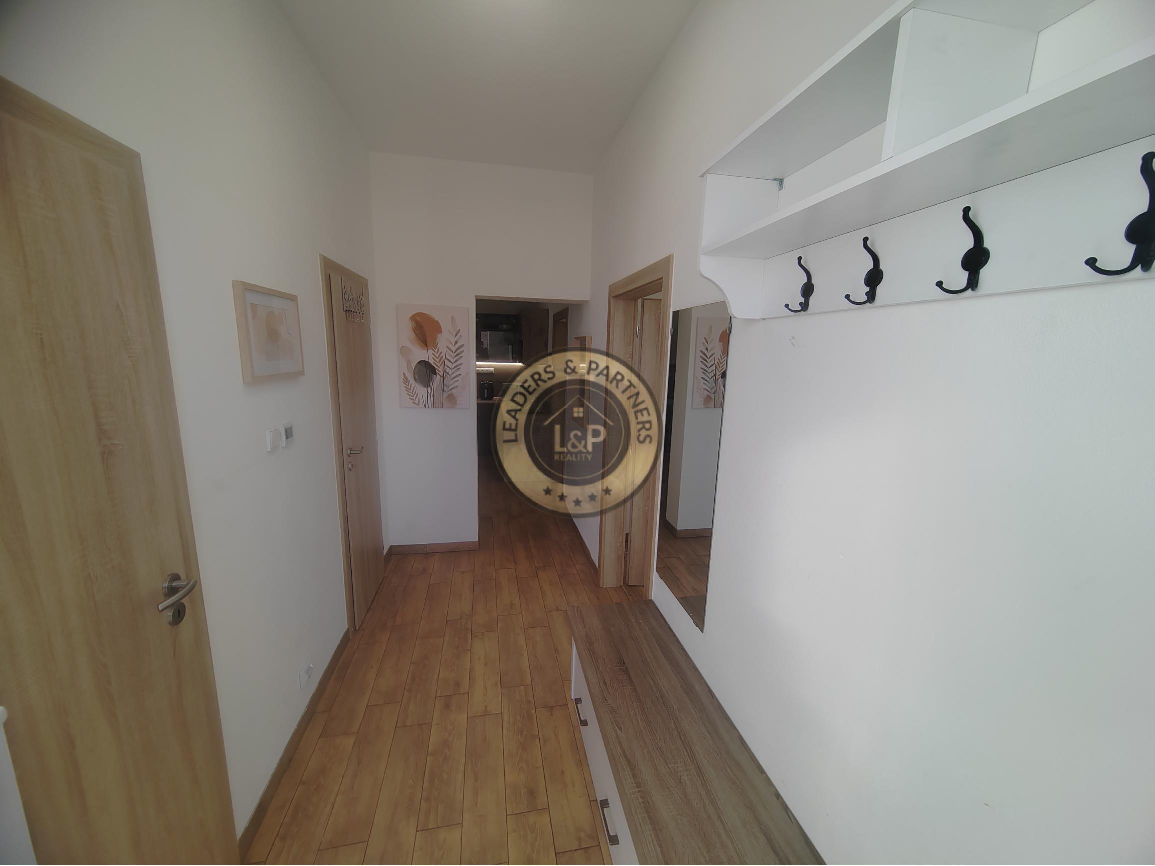Pekný 4 izbový rodinný dom so záhradou na prenájom - Blahová - 11