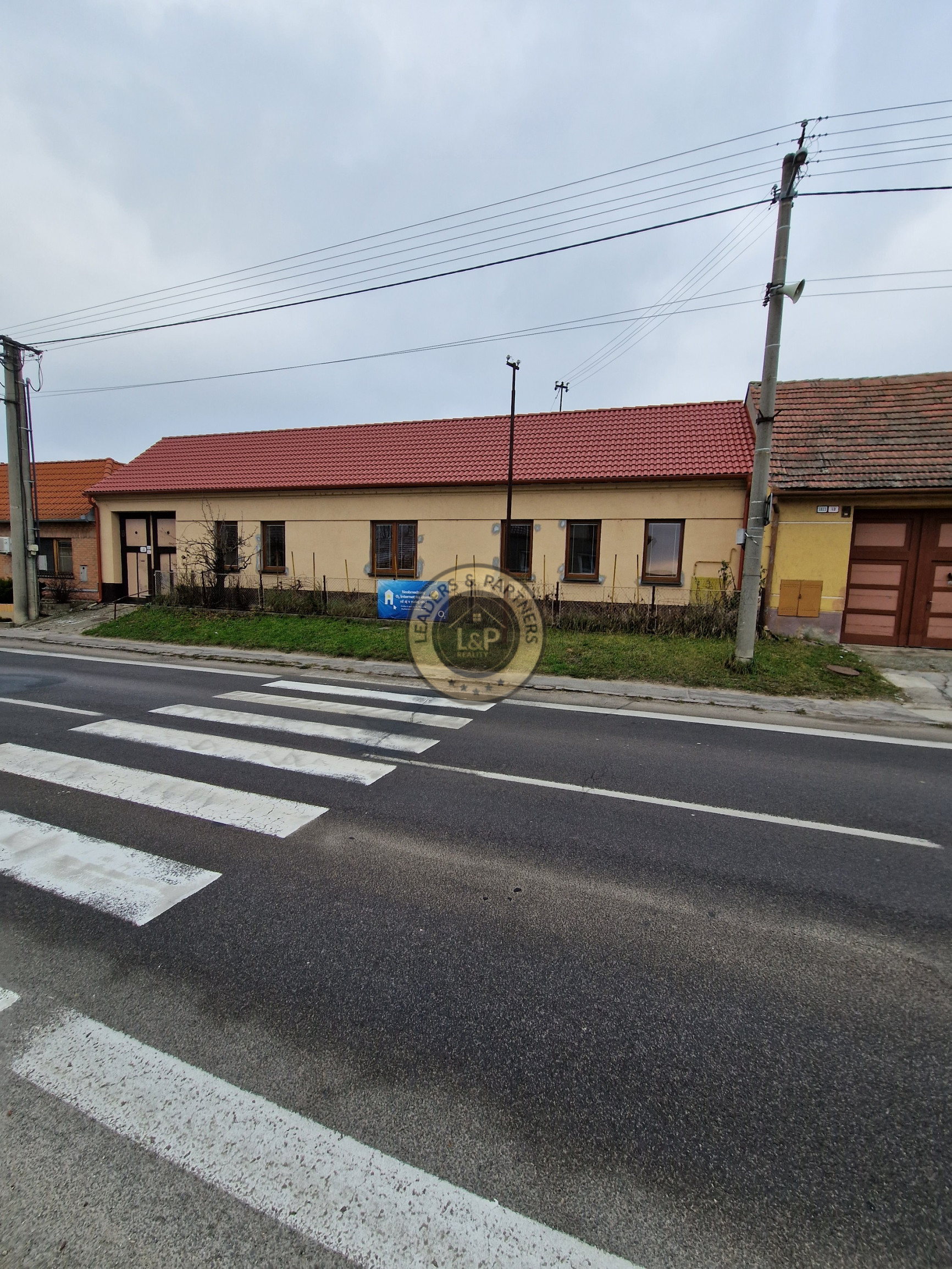 Ponúkame na predaj rodinný dom v Čáčove - 2