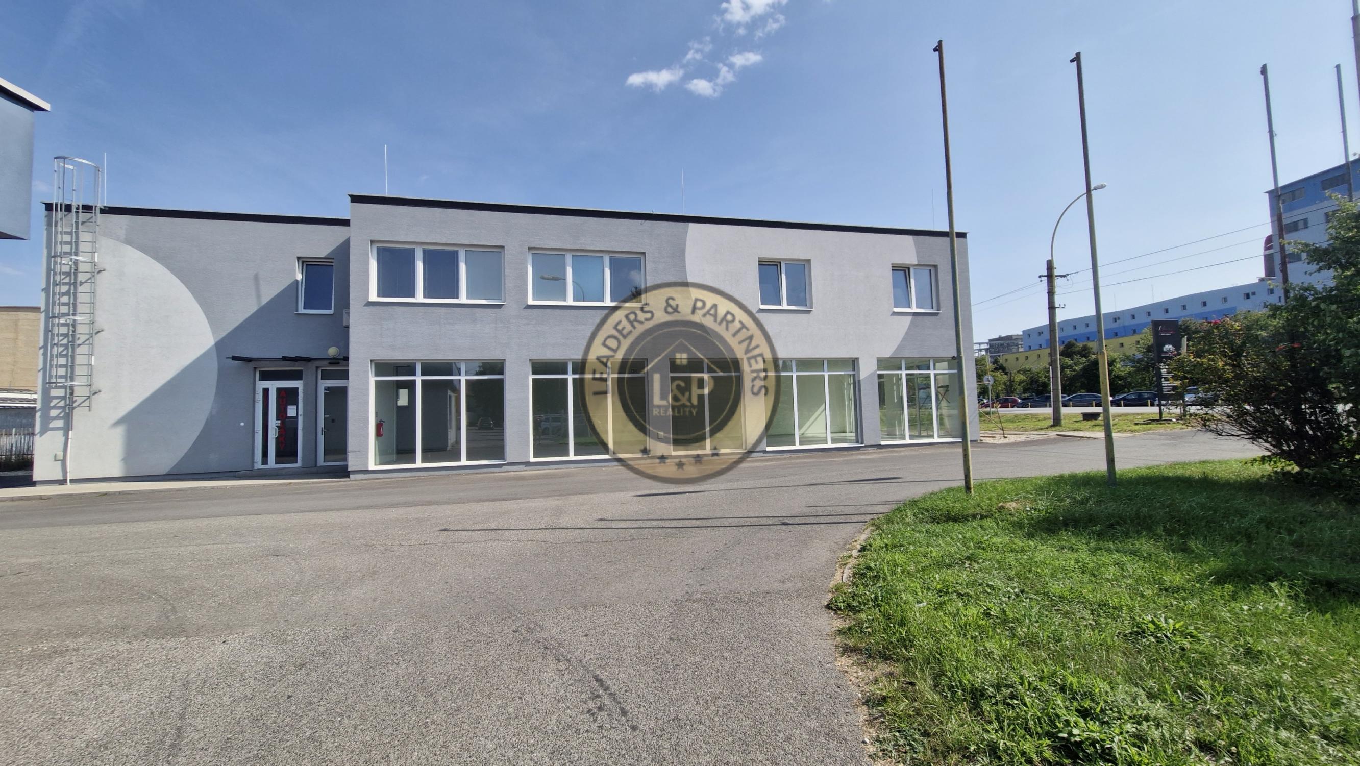Na predaj obchodné priestory na hlavnom ťahu. Močarianska ulica, Michalovce - 1