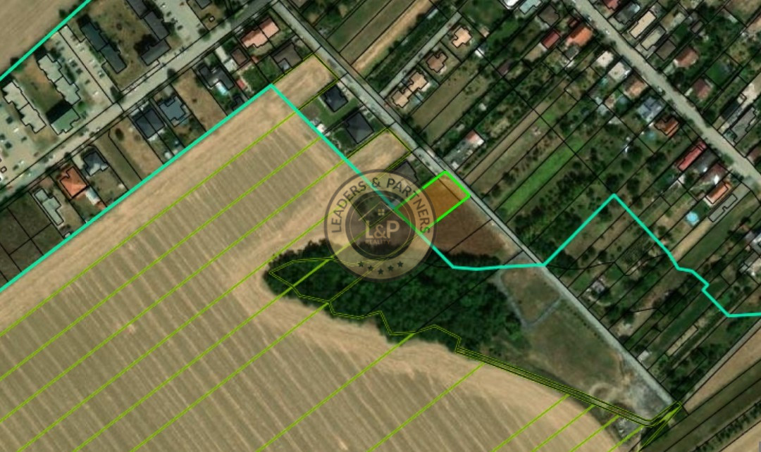 Pozemok na predaj vhodný na výstavbu RD v obci Šelpice - 1