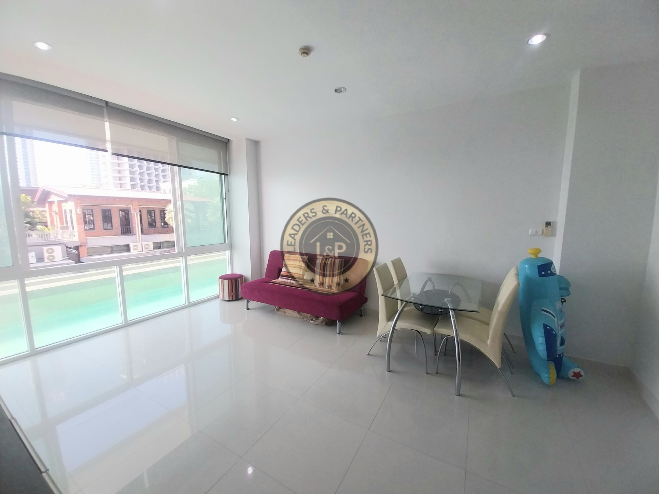 Thajsko-Pattaya-2 izbový apartmán na pláži-Musselana Condo - 4