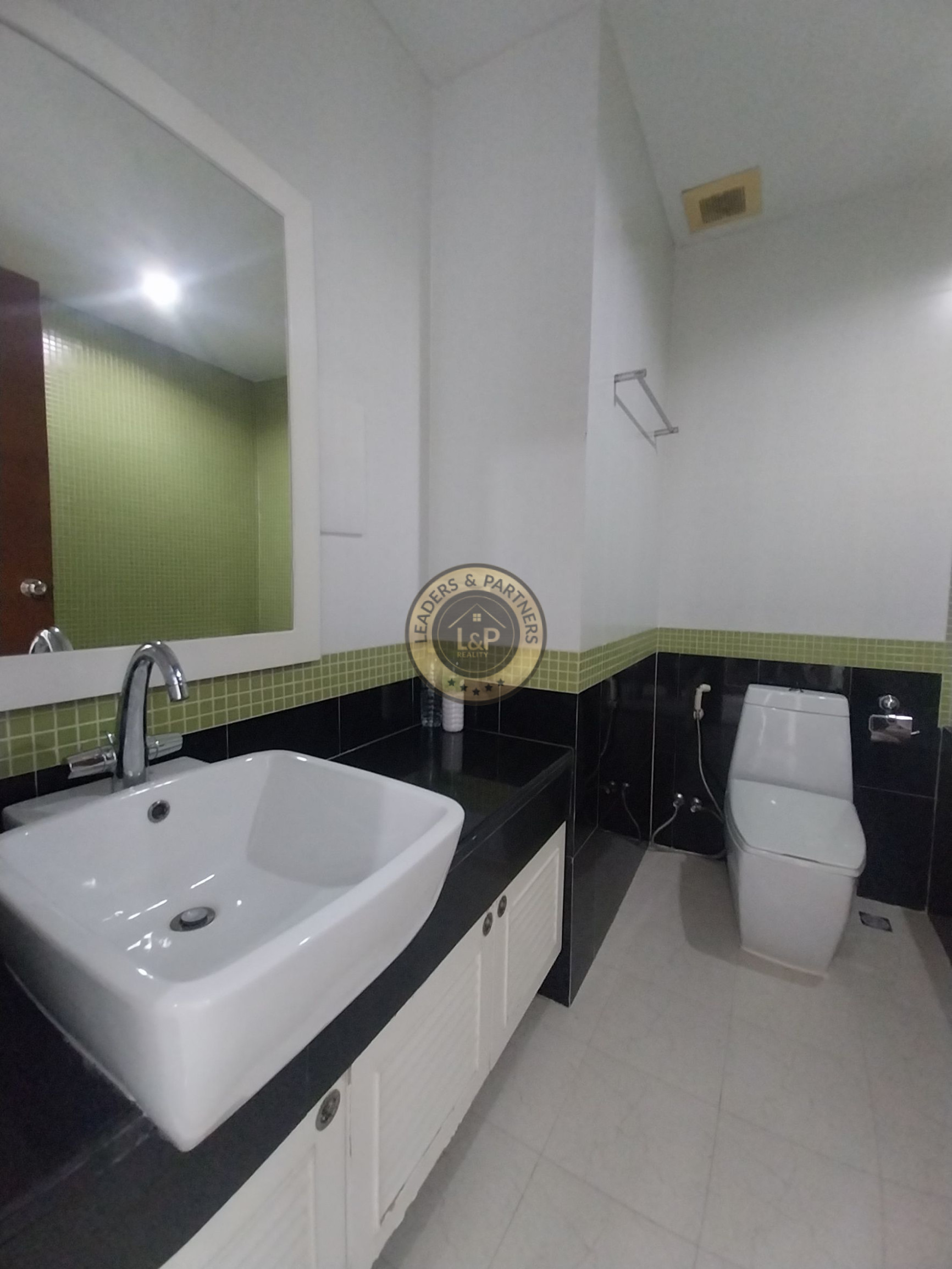 Thajsko-Pattaya-2 izbový apartmán na pláži-Musselana Condo - 11