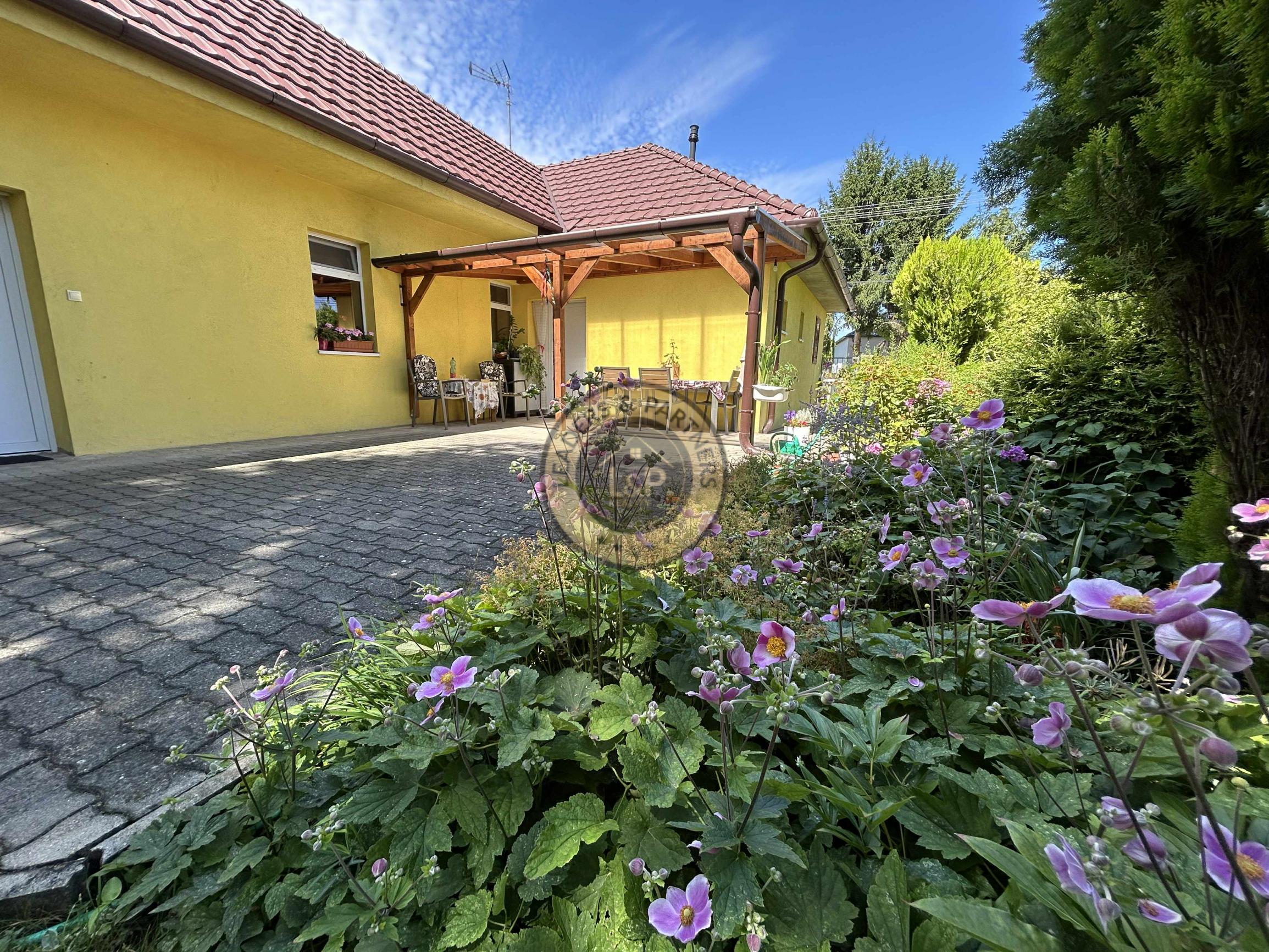 PREDAJ rodinný dom na krásnom pozemku Rajka - 15