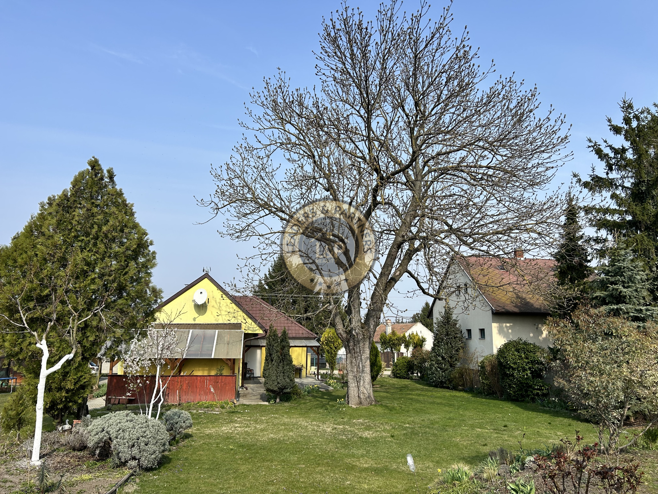 PREDAJ rodinný dom na krásnom pozemku Rajka - 24