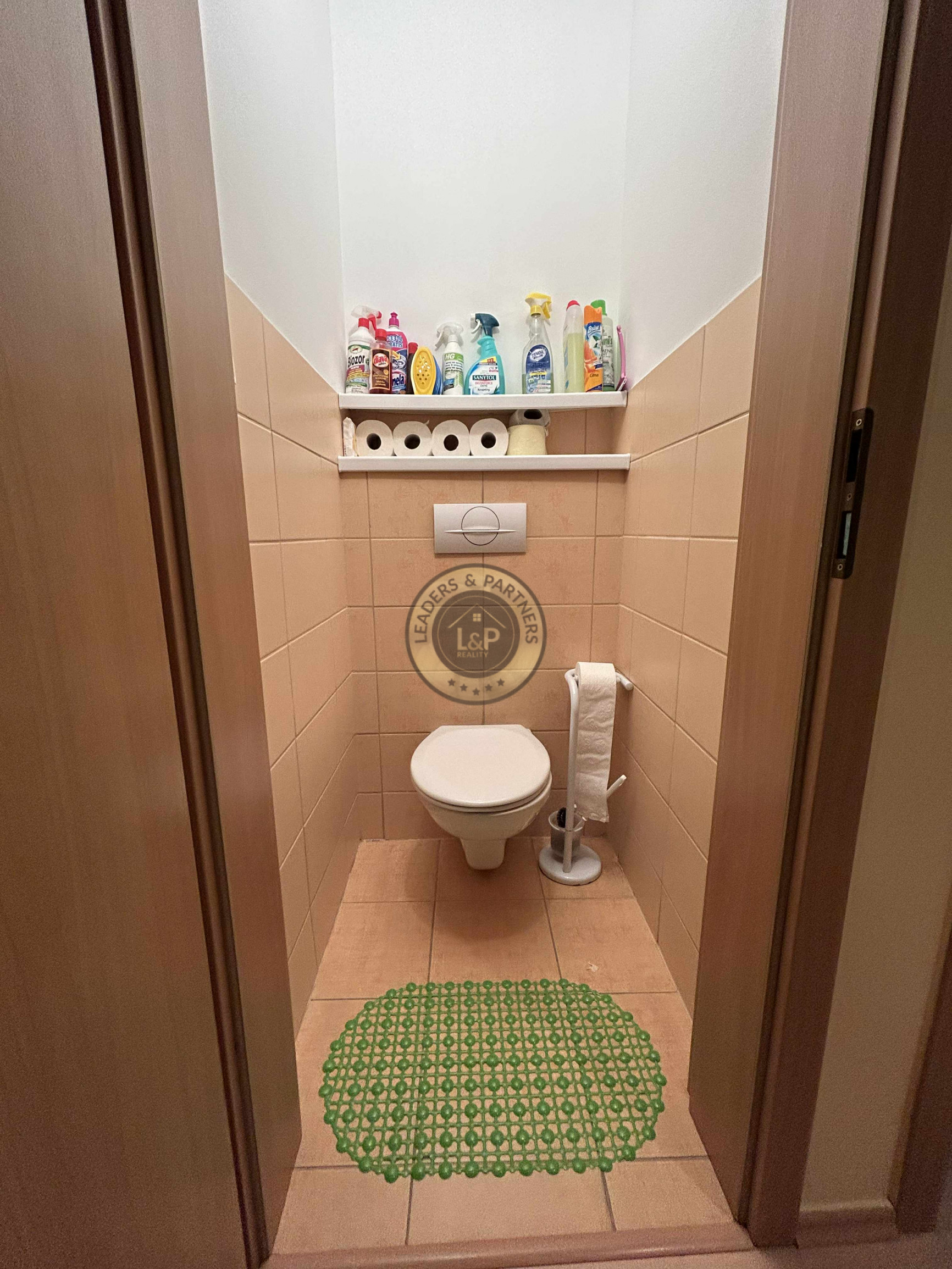 PREDAJ rodinný dom na krásnom pozemku Rajka - 13