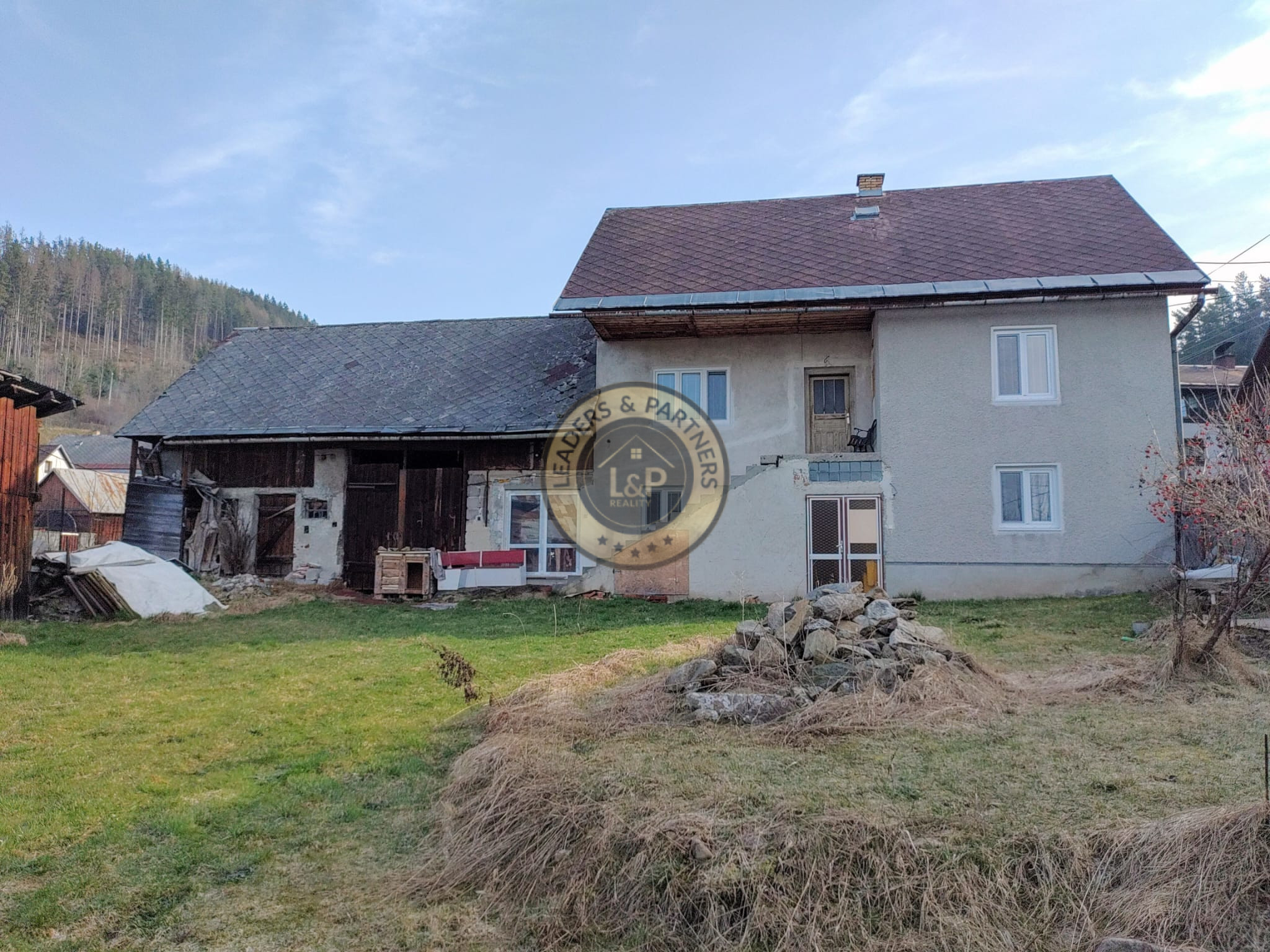 Rodinný dom v obci Pohorelá na predaj, 2 bytové jednotky - 1
