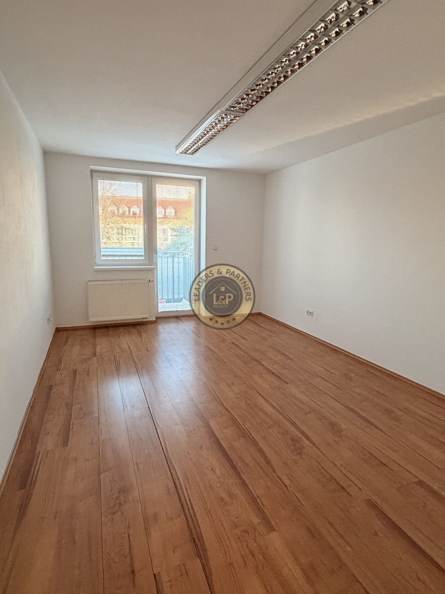 2 kancelárie na prenájom v centre Senca-Lichnerova-pešia zóna - 3