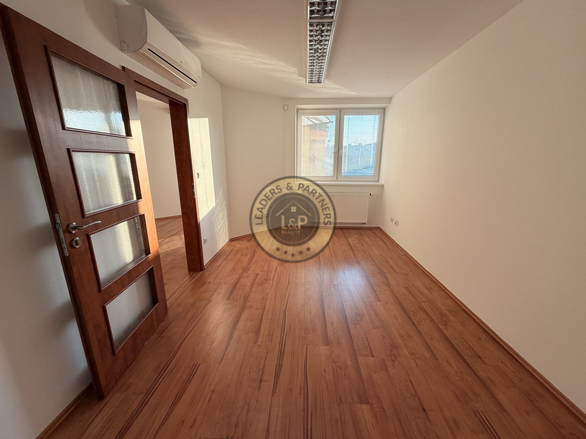 2 kancelárie na prenájom v centre Senca-Lichnerova-pešia zóna - 5