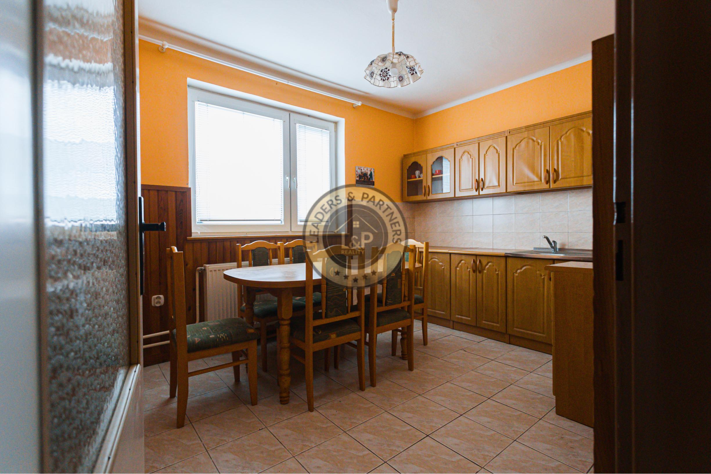 5 izbový, dvojpodlažný RD-VALALIKY, 200 m2 - 13
