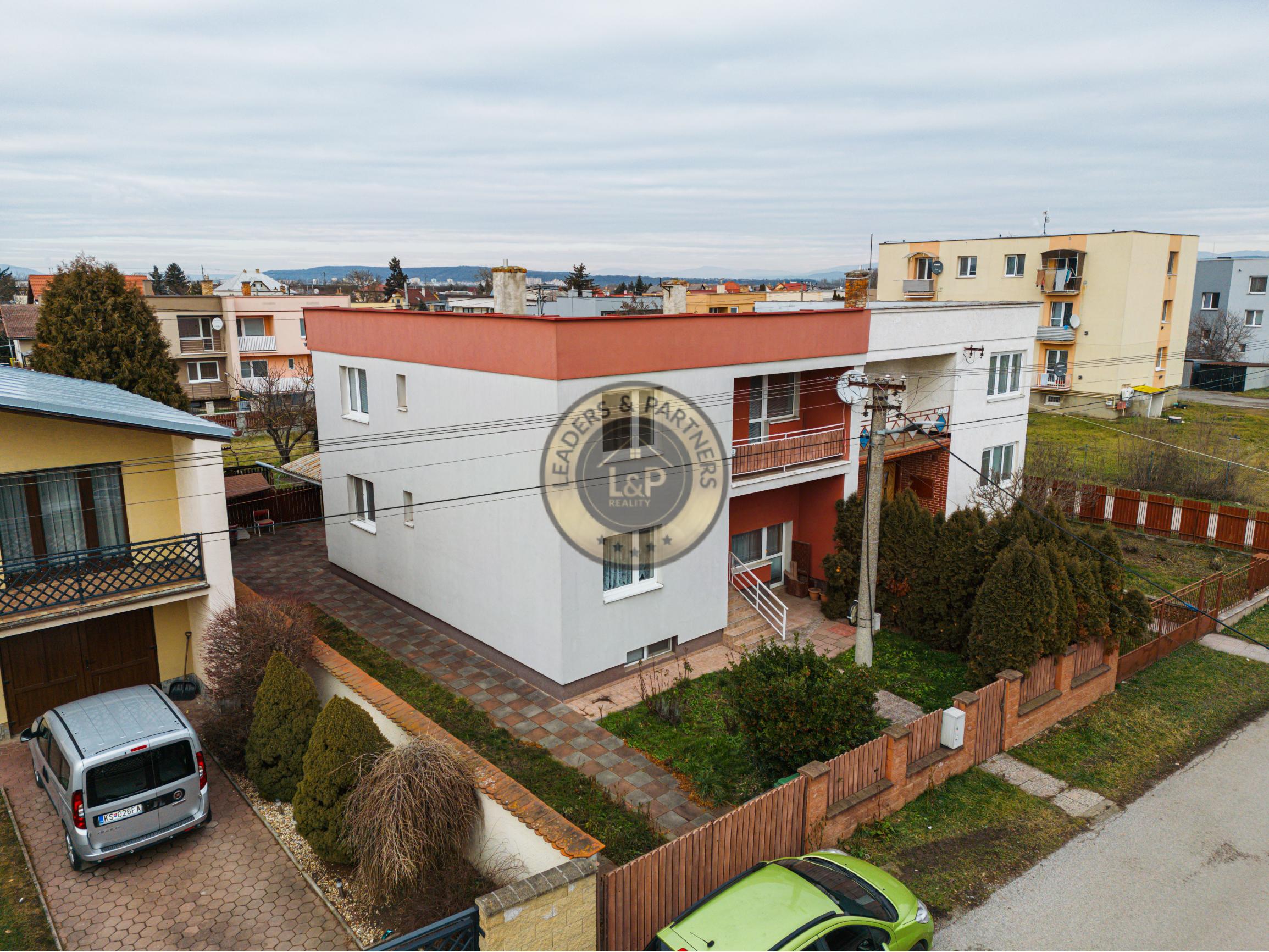 5 izbový, dvojpodlažný RD-VALALIKY, 200 m2 - 1