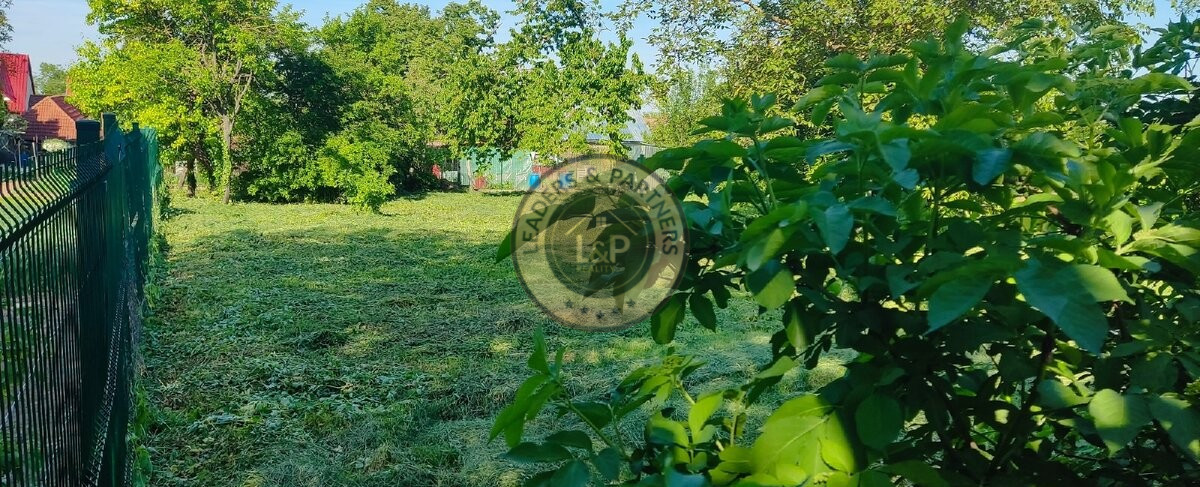 Na predaj pozemok vhodný na výstavbu RD v obci Dolné Dubové - 1