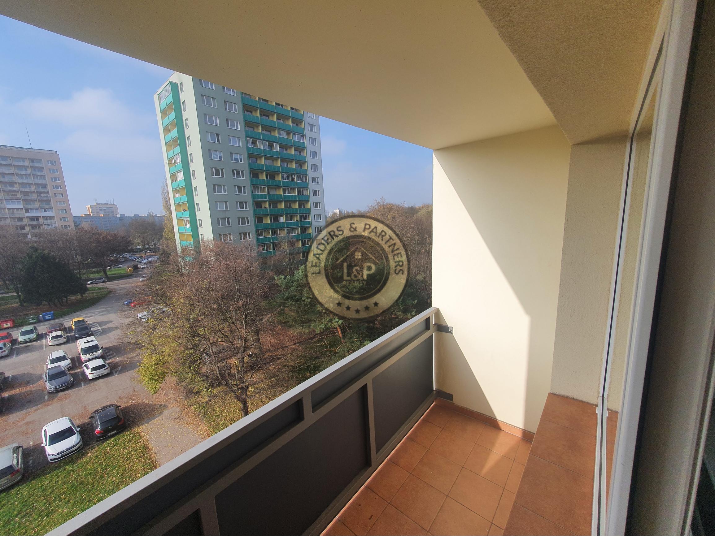 PRENAJATÉ Prenájom 1,5 izbový byt Nad Jazerom - 2