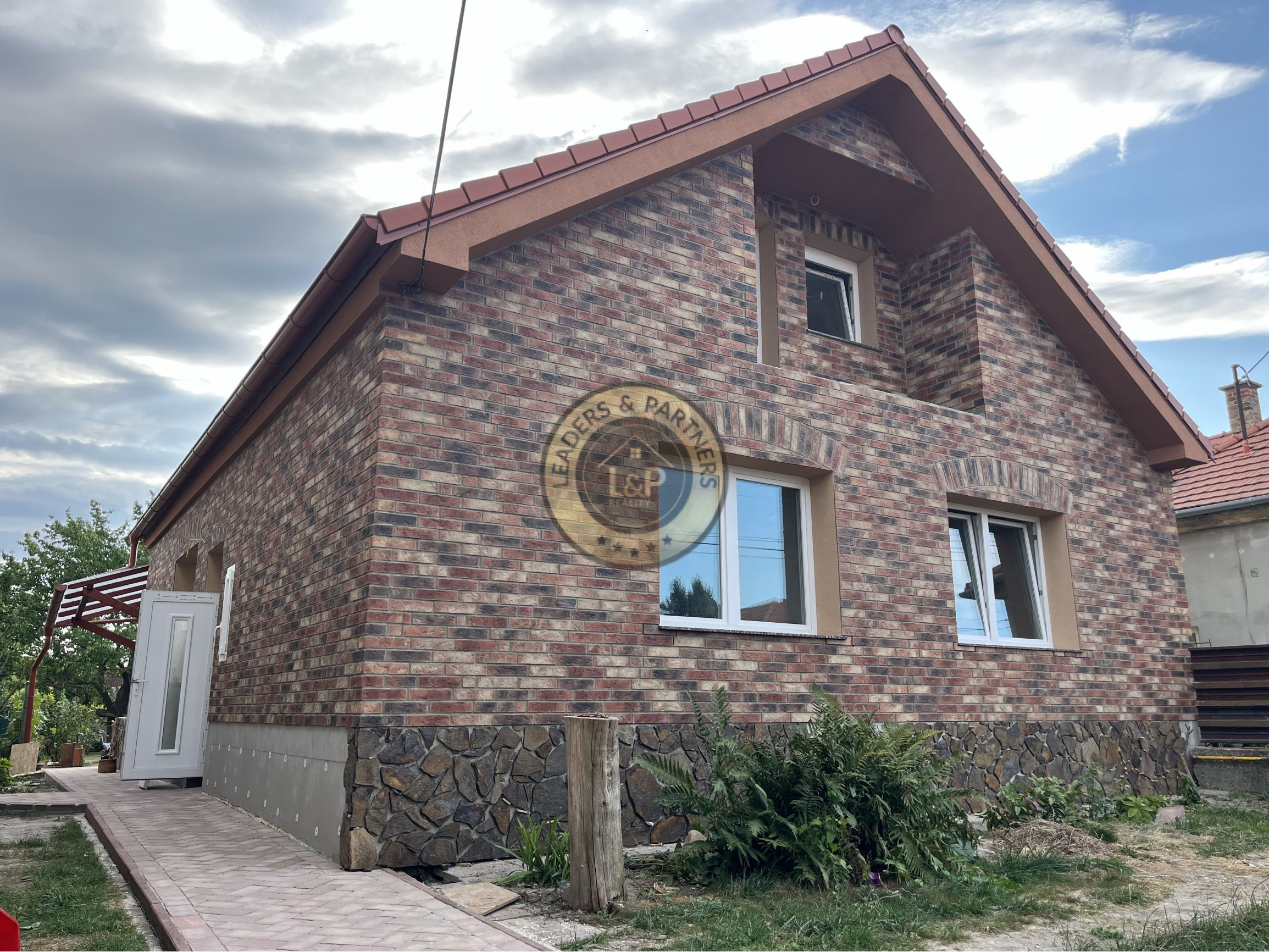 PREDAJ rodinný dom Rajka - 1