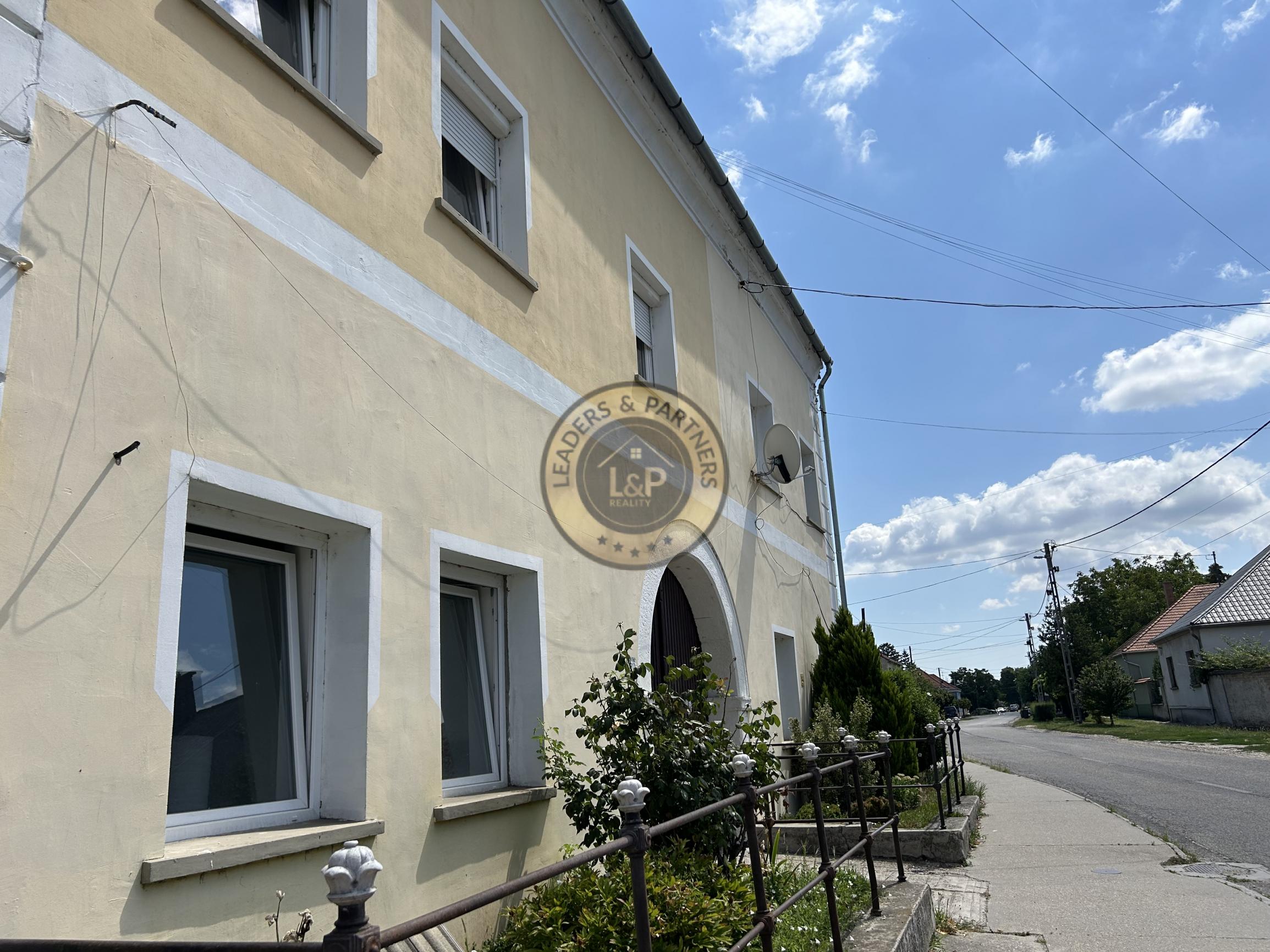 PREDAJ 4izbový byt Rajka - 1