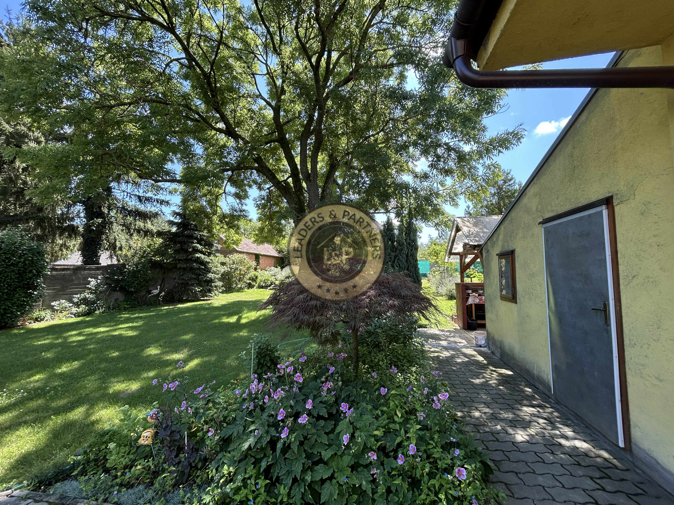 PREDAJ rodinný dom na krásnom pozemku Rajka - 20