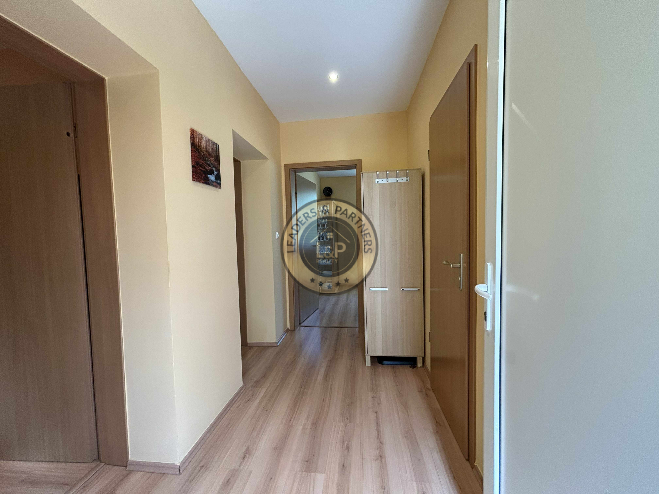 PREDAJ rodinný dom na krásnom pozemku Rajka - 11
