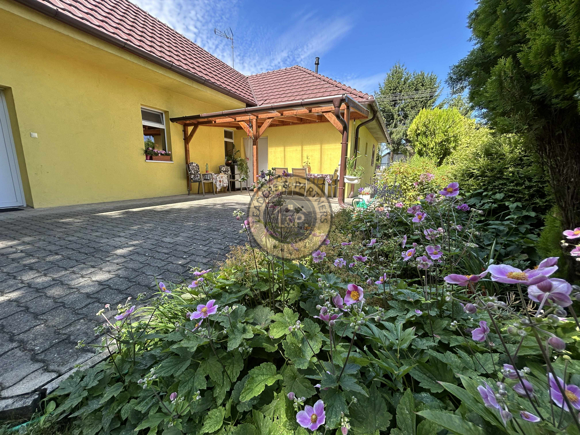 PREDAJ rodinný dom na krásnom pozemku Rajka - 15
