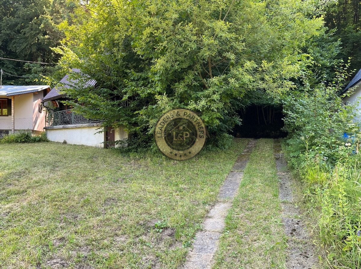 Predaj -chatka na Bukovej - pozemok 420m2 v OV cely oplotený - 3
