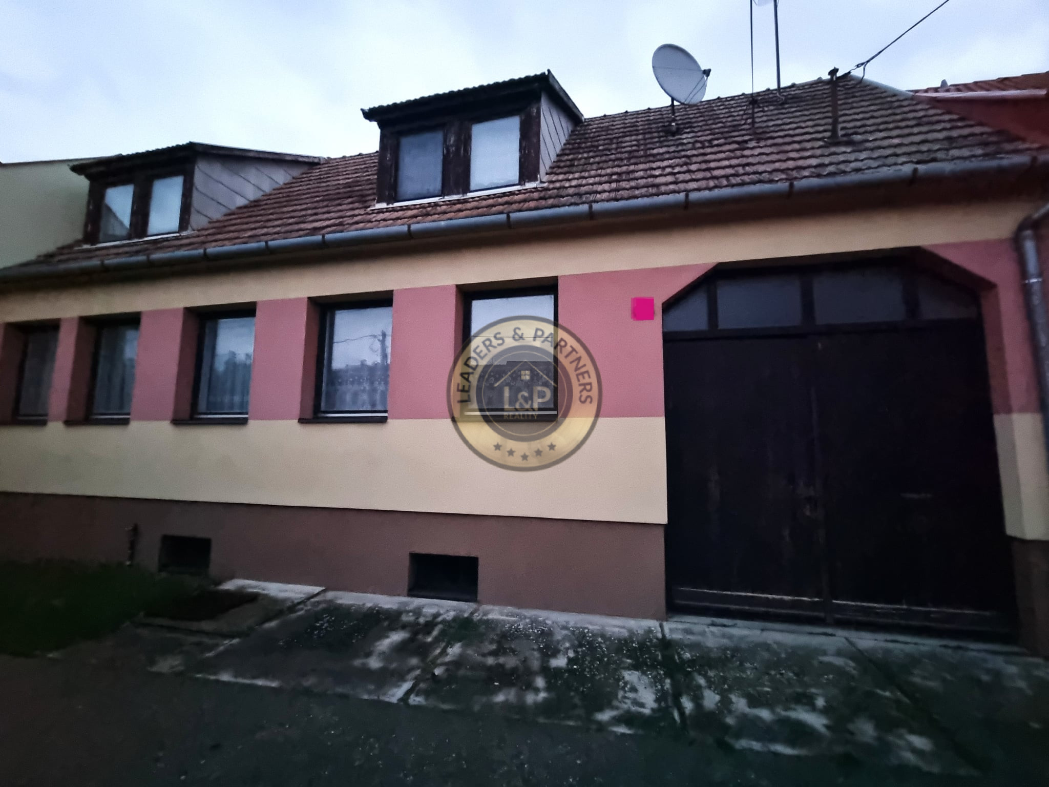 PREDAJ rodinný dom Rajka - 1
