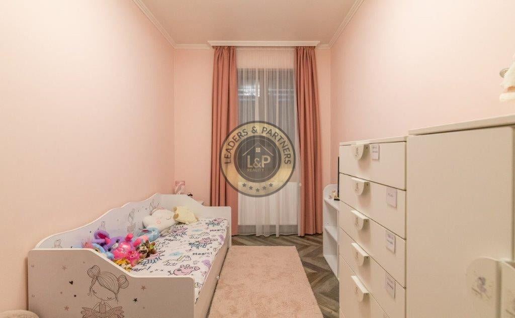 PREDAJ 7izbový rodinný dom s bazénom a saunou Mosonmagyaróvár - 11