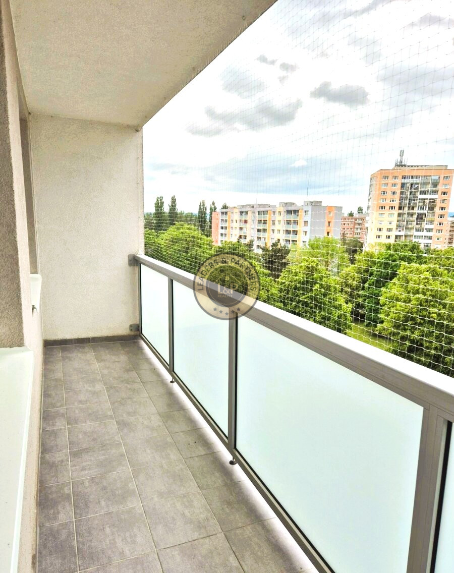 Na predaj 3-izbový byt s loggiou, ulica Rovníková. - 9
