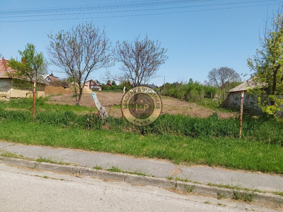Pozemok na predaj - 1