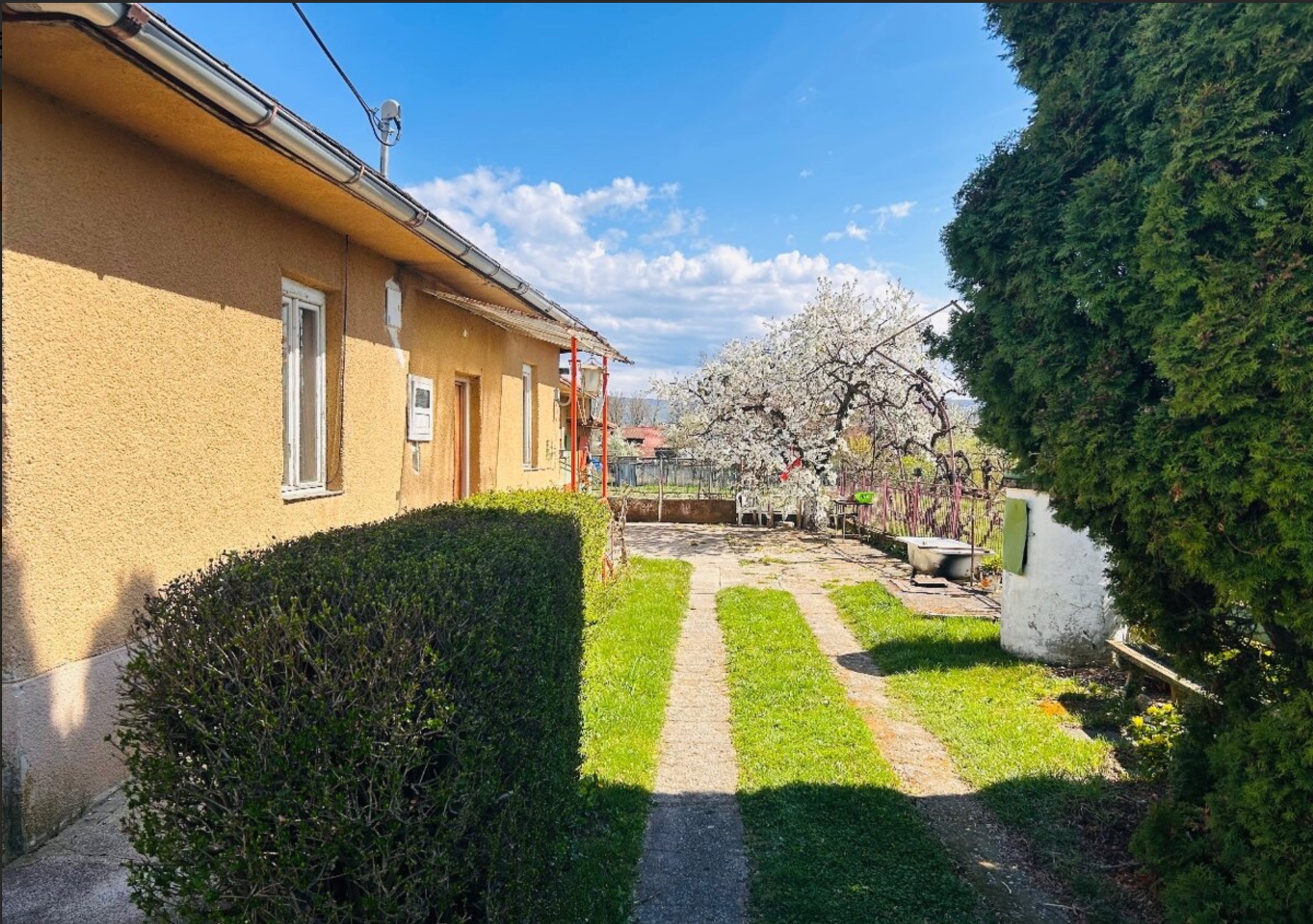 Investičná príležitosť - dom s veľkým pozemkom 1200m² - 1