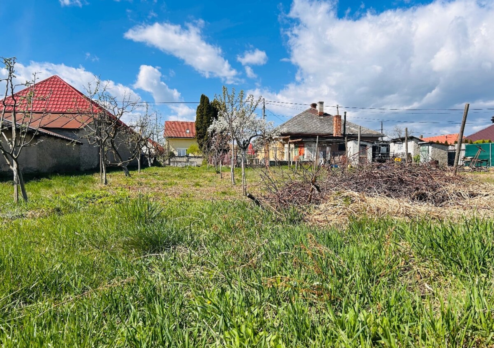Investičná príležitosť - dom s veľkým pozemkom 1200m² - 2