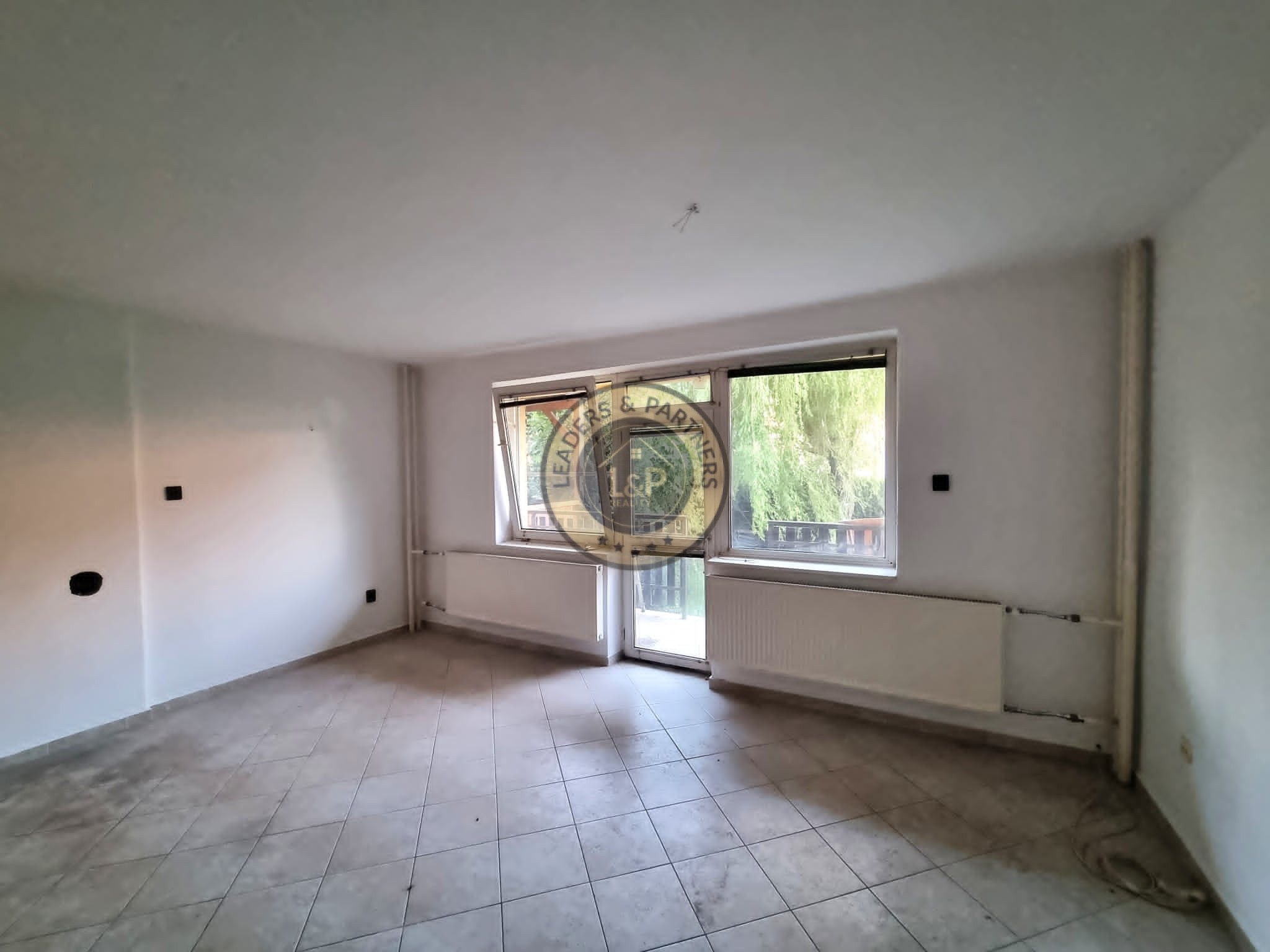 PREDAJ 3podlažný byt so záhradkou v radovom dome Mosonmagyaróvár - 2