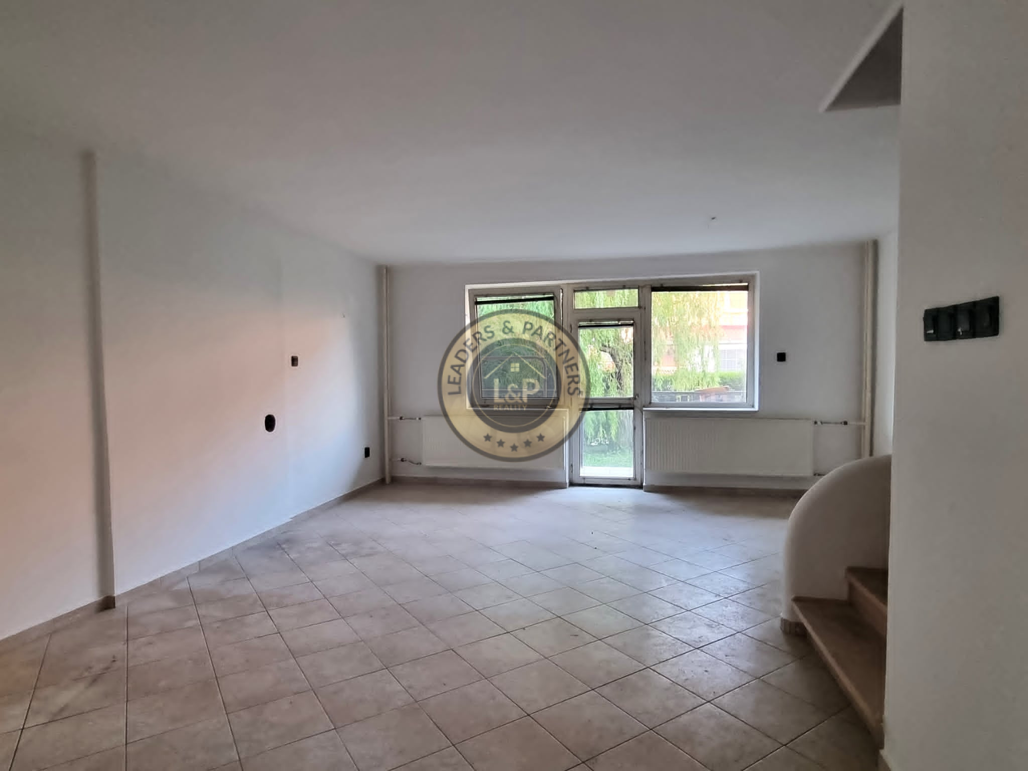PREDAJ 3podlažný byt so záhradkou v radovom dome Mosonmagyaróvár - 12
