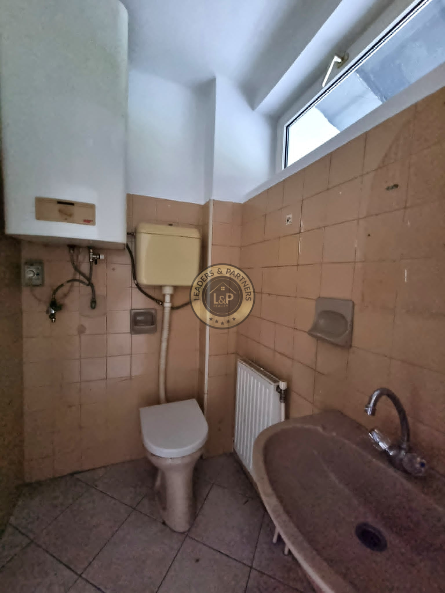 PREDAJ 3podlažný byt so záhradkou v radovom dome Mosonmagyaróvár - 14