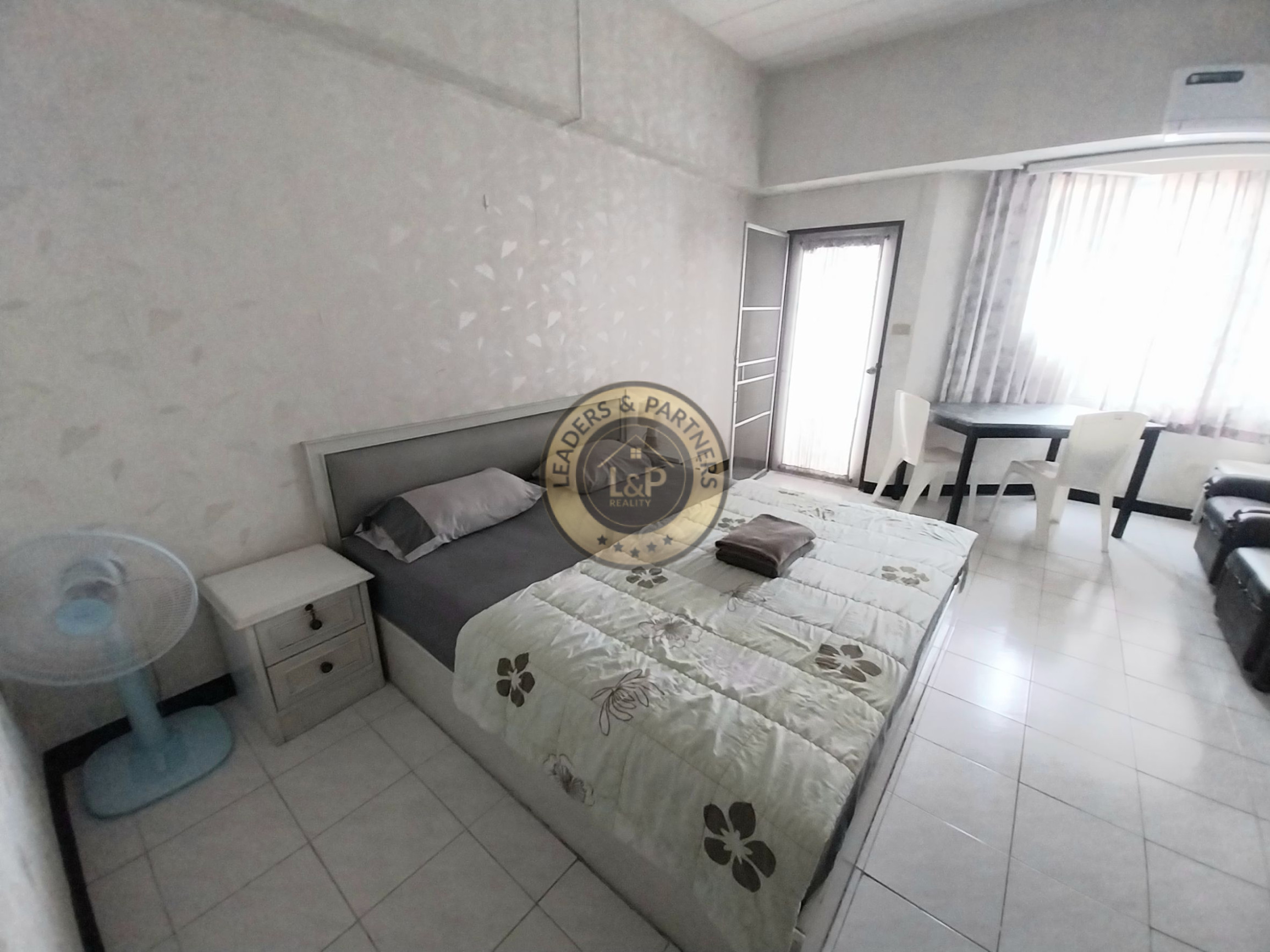 Thajsko-Pattaya-Jomtien-1izbový apartmán-štúdio, blízko pláže - 1