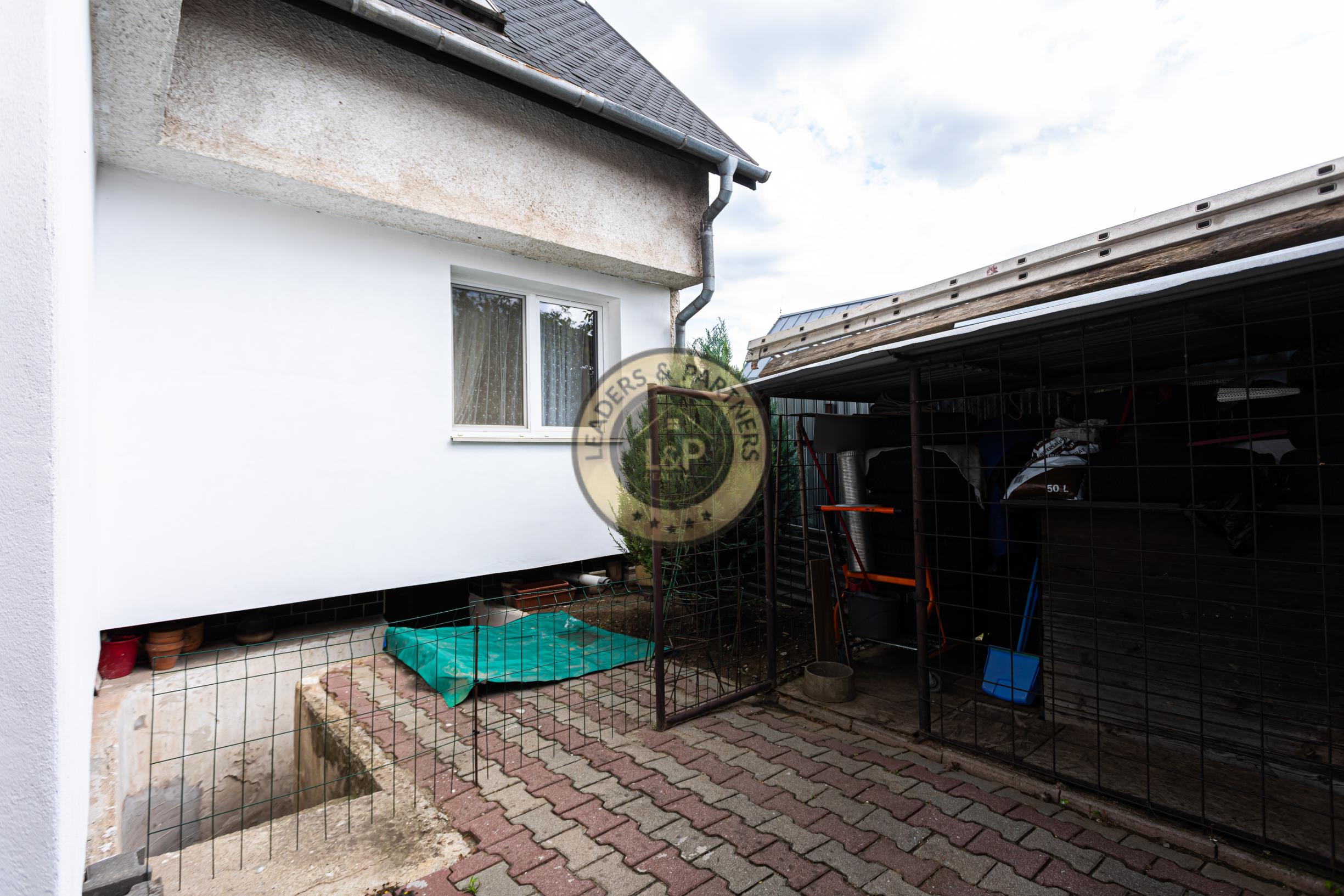 4-izbový,dvojpodlažný rodinný dom s 2 veľkými garážami, 164 m², blízko centra Košíc. - 10