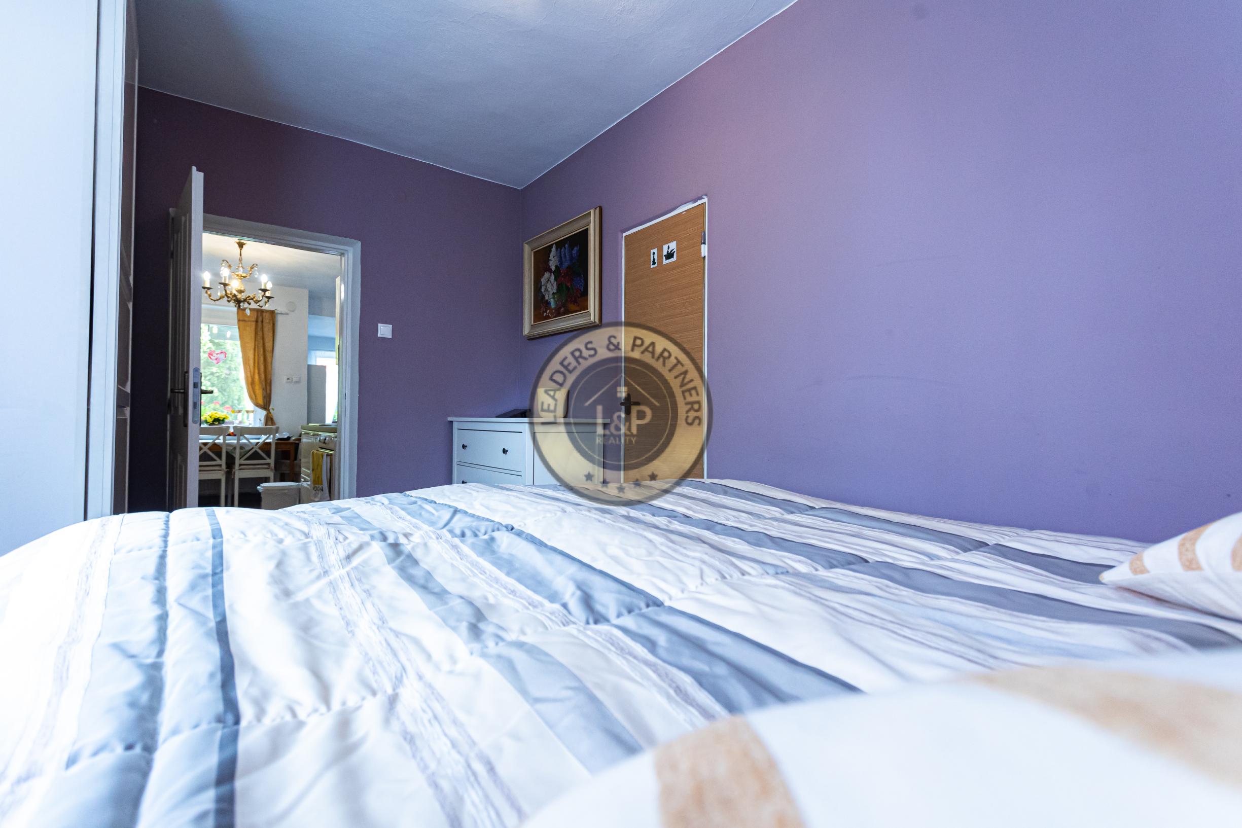4-izbový,dvojpodlažný rodinný dom s 2 veľkými garážami, 164 m², blízko centra Košíc. - 18