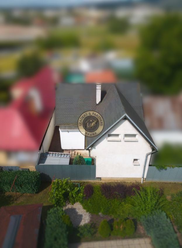 4-izbový,dvojpodlažný rodinný dom s 2 veľkými garážami, 164 m², blízko centra Košíc. - 3