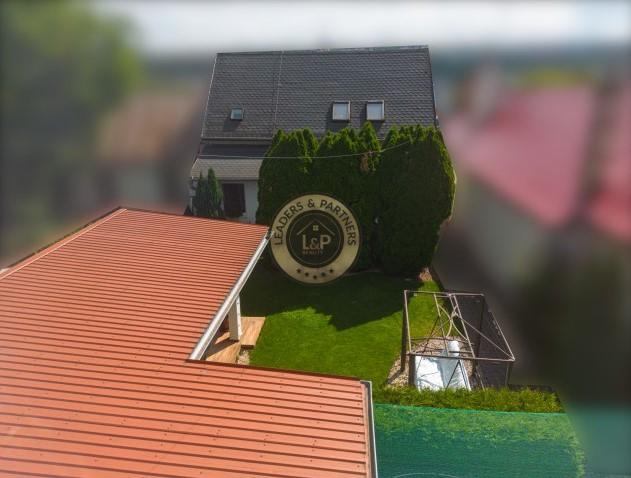 4-izbový,dvojpodlažný rodinný dom s 2 veľkými garážami, 164 m², blízko centra Košíc. - 2
