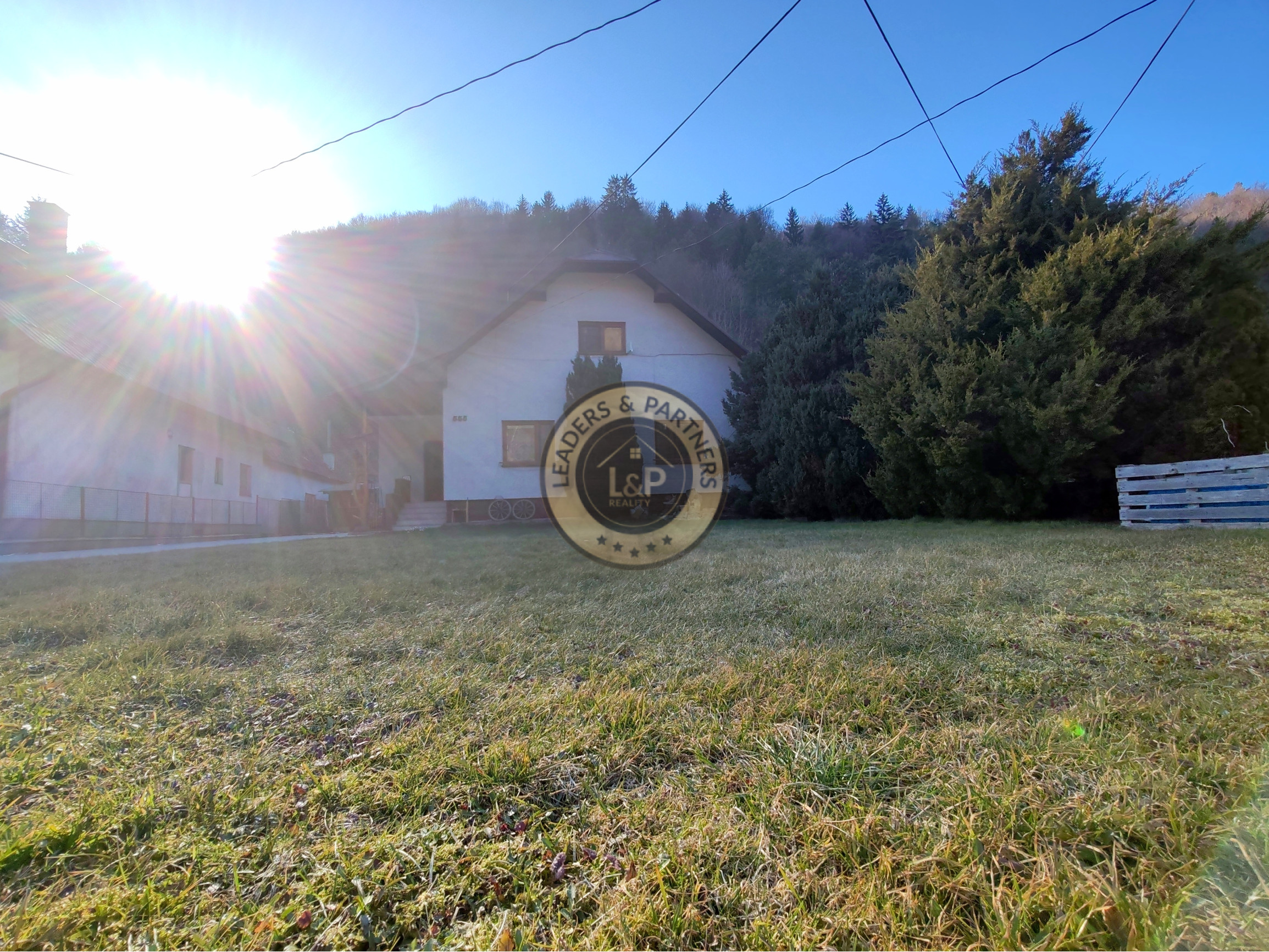 Výrazne znížená cena!Ticho, zeleň a komfort – RD s výbornou polohou v obci Lazy pod Makytou - 1
