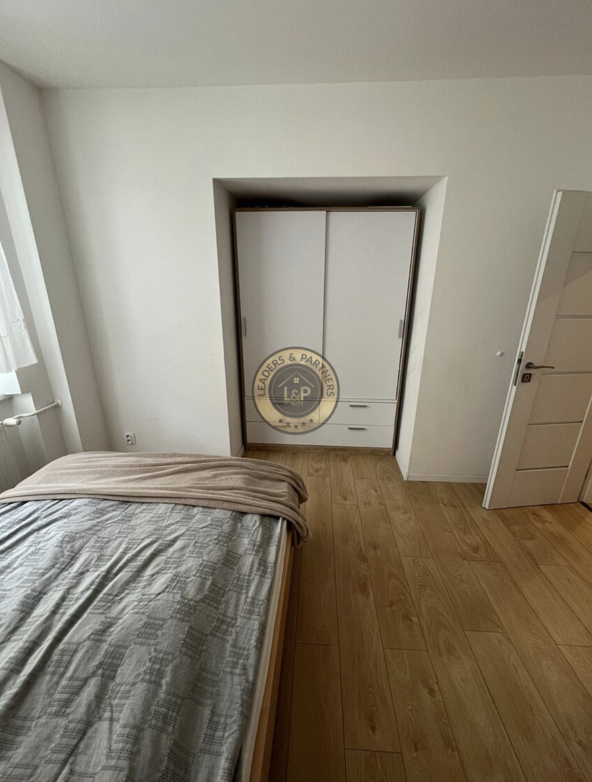 MODERNÝ, KOMPLETNE ZREKONŠTRUOVANÝ BYT V TOP LOKALITE – CENTRUM NA DOSAH - 5