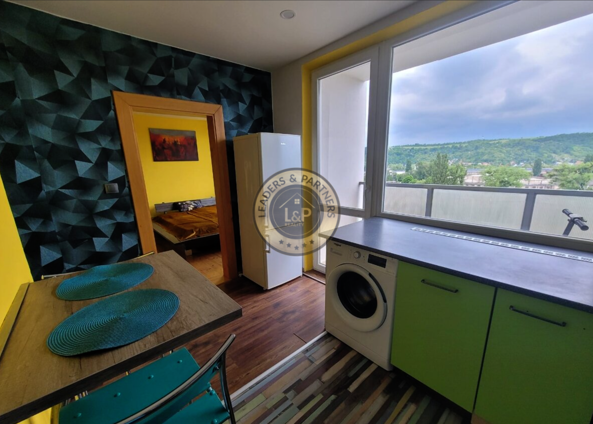Prenájom priestranného 3-izbového bytu s dvoma lodžiami - 9