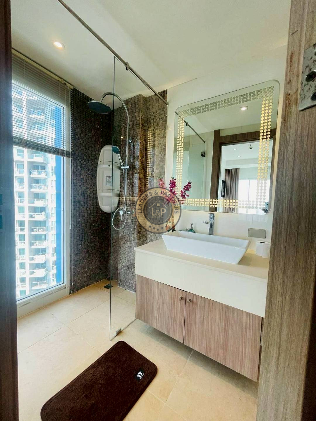 Thajsko-Pattaya-2 izbový apartmán-Nam Talay Condominium - 8