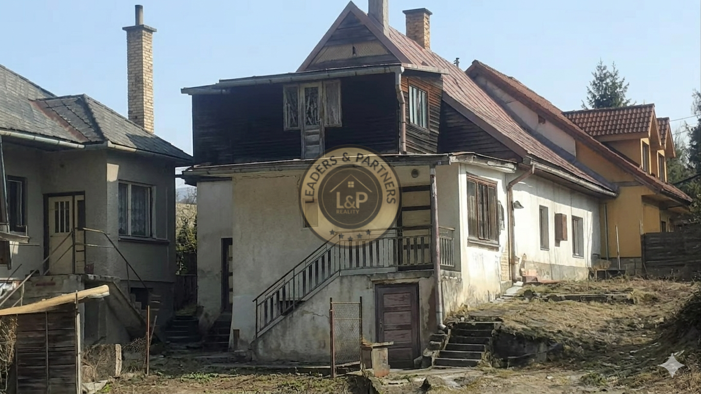 Rodinný dom vhodný na celoročné chalupárčenie s veľkým pozemkom - 1